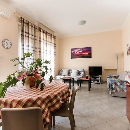 Апартаменты Attico Con 2 In Via Vespucci