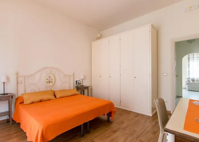 Апартаменты Attico Con 2 In Via Vespucci Виареджо