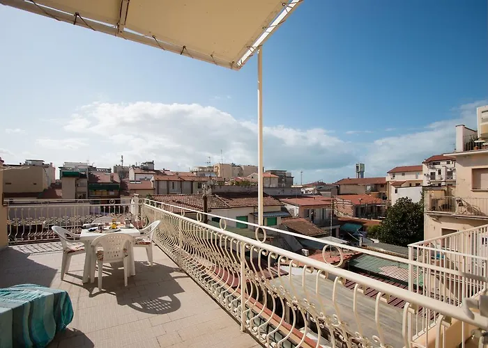 Attico Con 2 In Via Vespucci Апартаменты