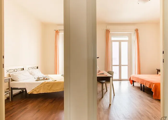 Attico Con 2 In Via Vespucci