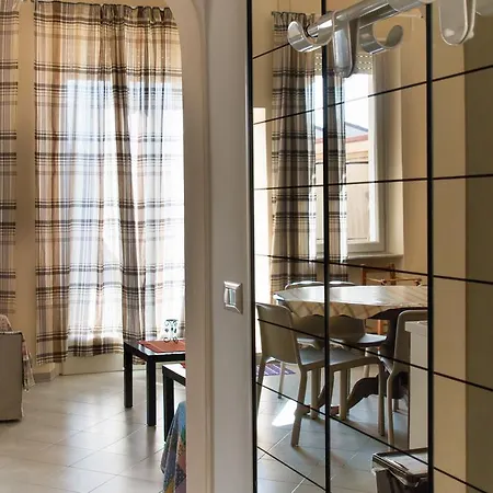 Apartment Attico Con 2 Camere In Via Vespucci