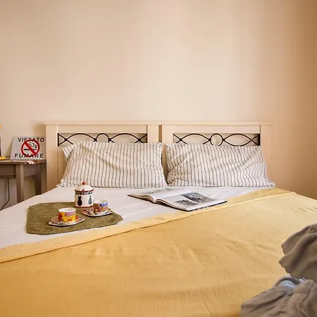 Attico Con 2 In Via Vespucci * В'яреджо