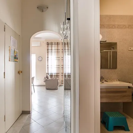 Attico Con 2 In Via Vespucci *