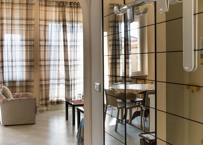 Apartment Attico Con 2 Camere In Via Vespucci