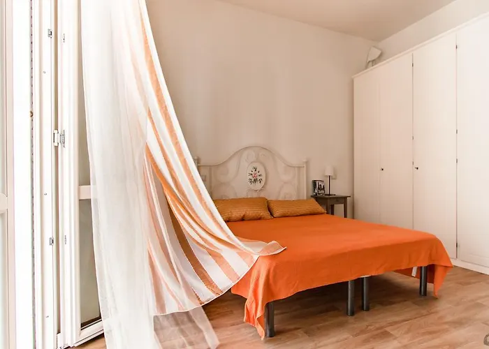 Attico Con 2 Camere In Via Vespucci Apartment