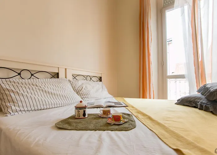 Attico Con 2 Camere In Via Vespucci Apartment